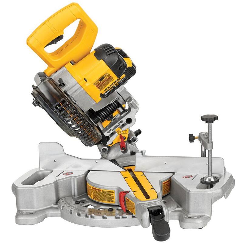 Sierra ingleteadora deslizante inalámbrica DEWALT 20V MAX de 7-1/4 pulgadas (solo herramienta) - DCS361B.