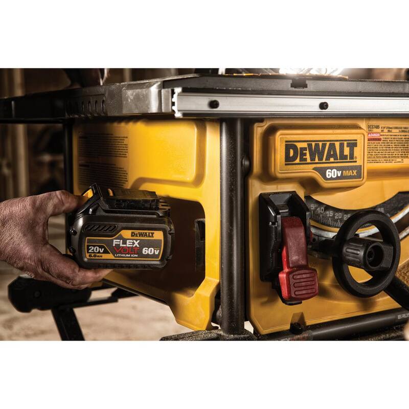 DEWALT FLEXVOLT 60V MAX Sierra de Mesa Inalámbrica sin Escobillas de 8-1/4 pulgadas Kit (Herramienta Solamente) - DCS7485B