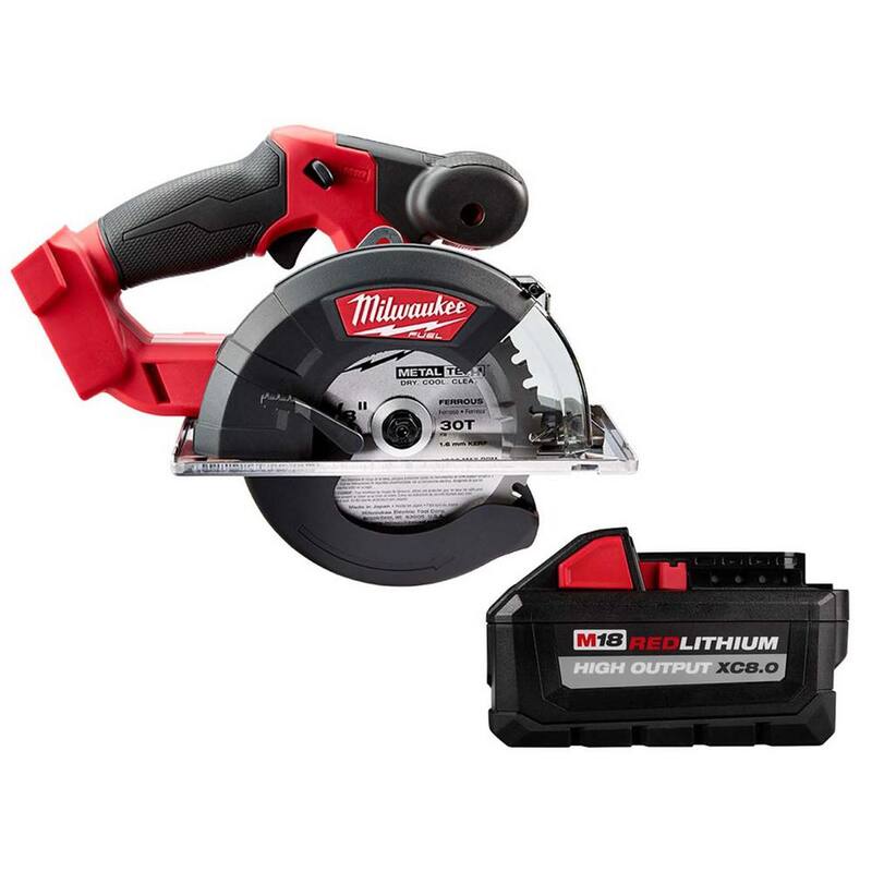 Sierra circular inalámbrica sin escobillas Milwaukee M18 FUEL de 18V de 5-3/8 pulg con batería de litio-ion XC de 8.0 Ah de ALTO RENDIMIENTO - 2782-20-48-11-1880.