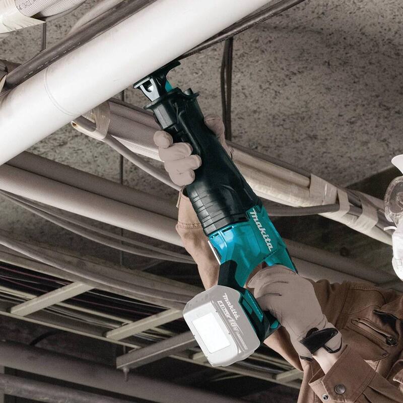 Sierra reciproca inalámbrica sin escobillas Makita 18V LXT de velocidad variable con batería de iones de litio (solo herramienta) - XRJ05Z