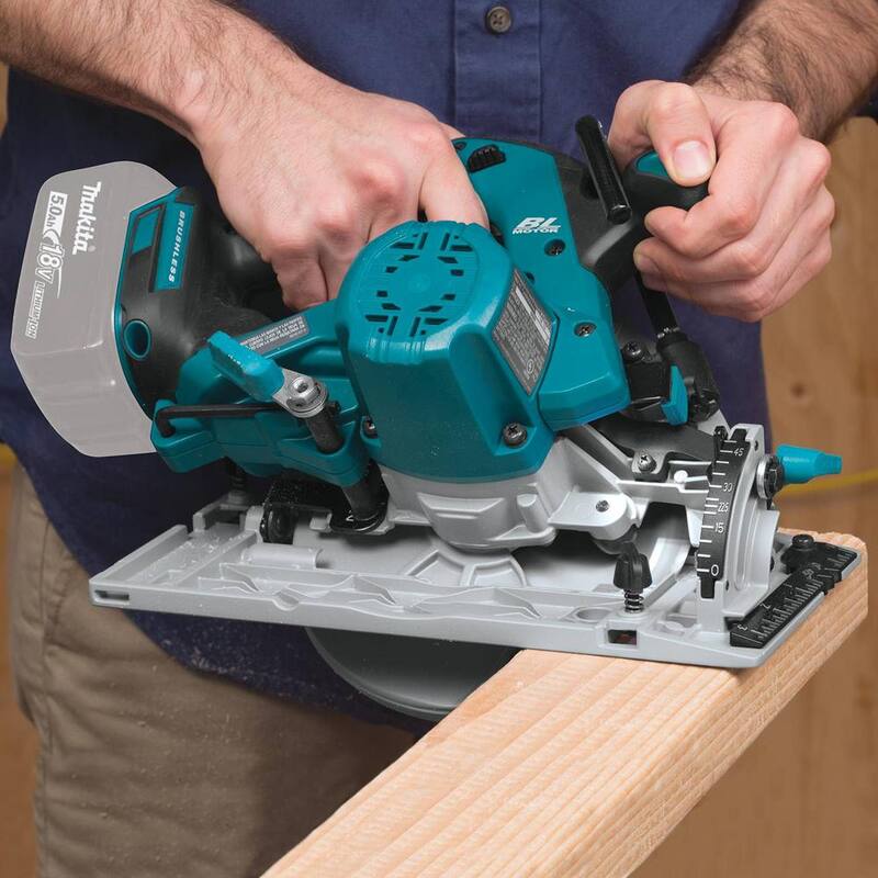 Sierra circular inalámbrica Makita 18V LXT de iones de litio sin escobillas de 6-1/2 pulgadas con freno eléctrico y hoja de carburo de 24 dientes (solo herramienta) - XSH03Z