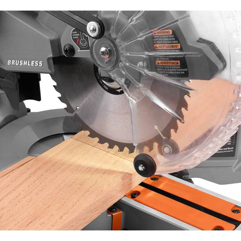 Sierra ingleteadora deslizante inalámbrica sin escobillas RIDGID de 18V de 7-1/4 pulgadas con bisel dual (Herramienta solamente) - R48607B