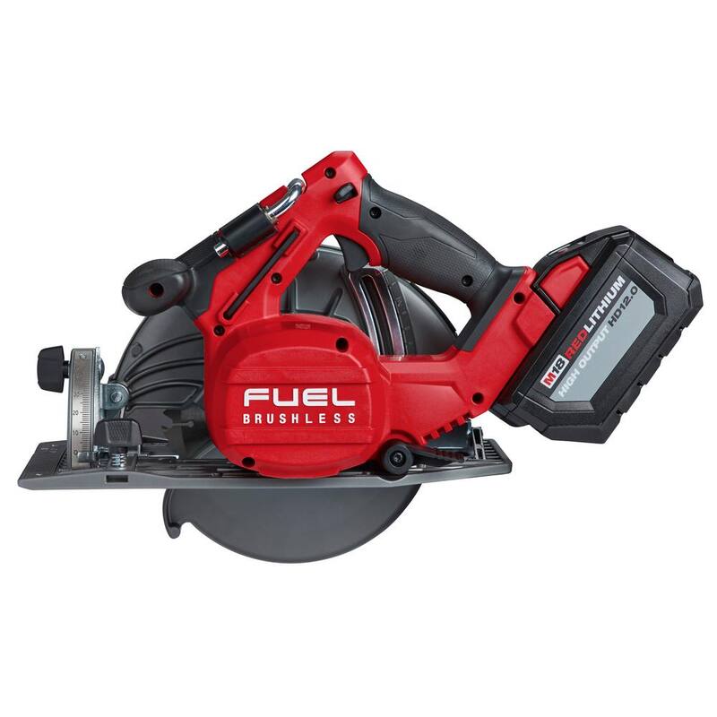 Sierra circular inalámbrica Milwaukee M18 FUEL 18V de ion de litio sin escobillas de 7-1/4 pulg. con un juego de batería de 12.0Ah, cargador, y bolsa de herramientas - 2732-21HD