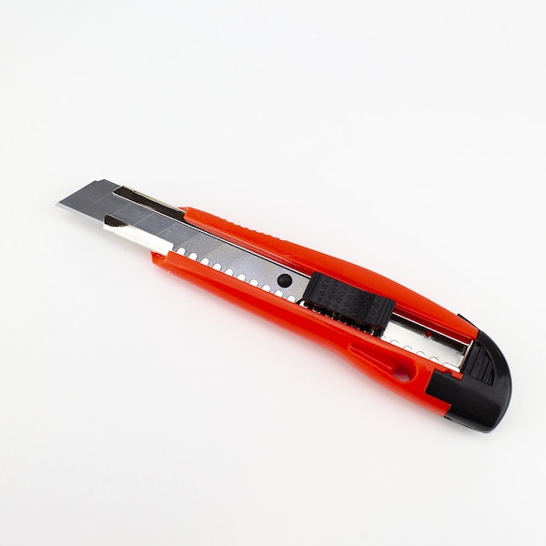Excel Blades Heavy Duty Plastic Retractable Box Cutter, 18MM Snap Knife, Red 6pk. - 16850