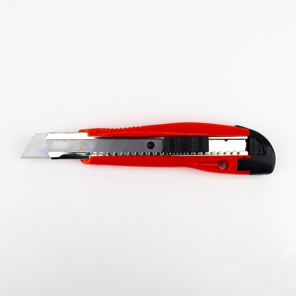 Excel Blades Heavy Duty Plastic Retractable Box Cutter, 18MM Snap Knife, Red 6pk. - 16850