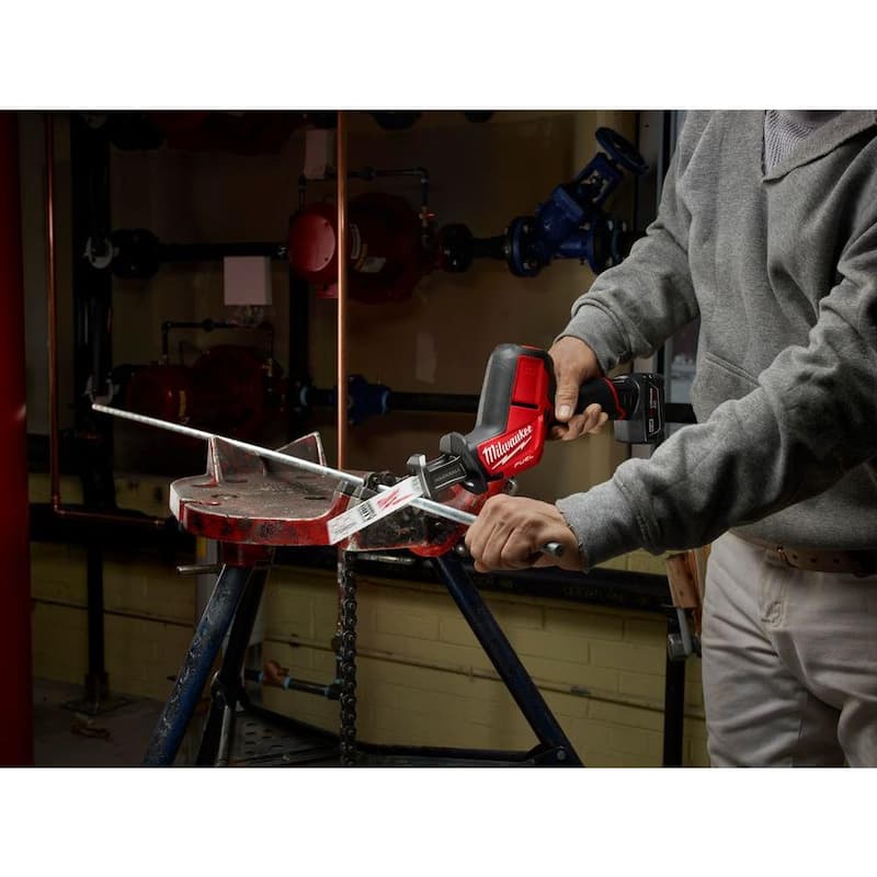 Milwaukee M12 FUEL 12V Sierra recíproca inalámbrica sin escobillas de iones de litio HACKZALL (Herramienta solamente) - 2520-20