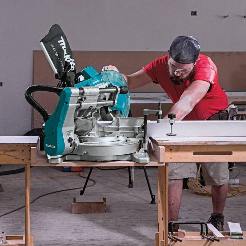 Sierra ingletadora deslizante compuesta doble bisel sin escobillas inalámbrica de 10 pulgadas con láser, kit de ion de litio LXT de 36V de 18V 5.0Ah X2 de Makita - XSL06PT.