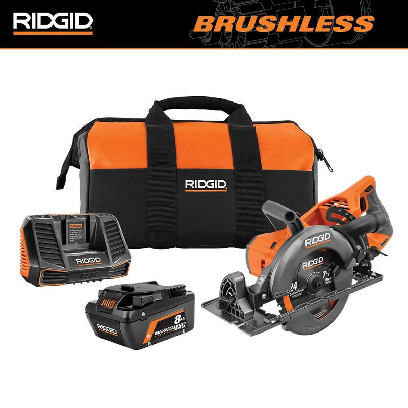 Sierra circular inalámbrica RIDGID 18V Brushless de 7-1/4 pulgadas con mango trasero, kit con batería de salida máxima de 8.0 Ah, cargador de 18V y bolsa - R8658K