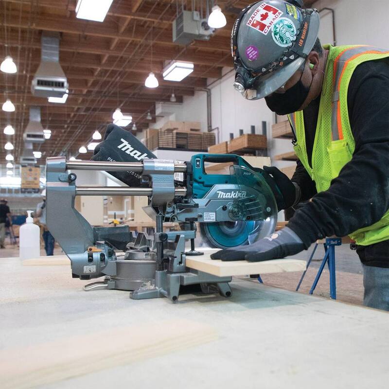 Sierra ingleteadora compuesta deslizante de doble bisel sin escobillas inalámbrica Makita 40V Max XGT de 8-1/2 pulgadas, Capaz de AWS (Herramienta Solo) - GSL02Z
