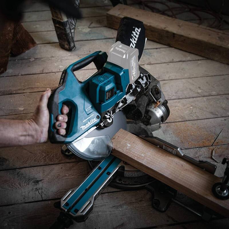 Sierra ingleteadora compuesta deslizante de doble bisel sin escobillas inalámbrica Makita 40V Max XGT de 8-1/2 pulgadas, Capaz de AWS (Herramienta Solo) - GSL02Z