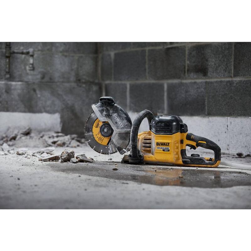 Sierras ingleteadoras para cortar Dewalt FLEXVOLT 60V MAX inalámbrica de 9 pulgadas y (2) baterías FLEXVOLT 9.0 Ah - DCS692X2