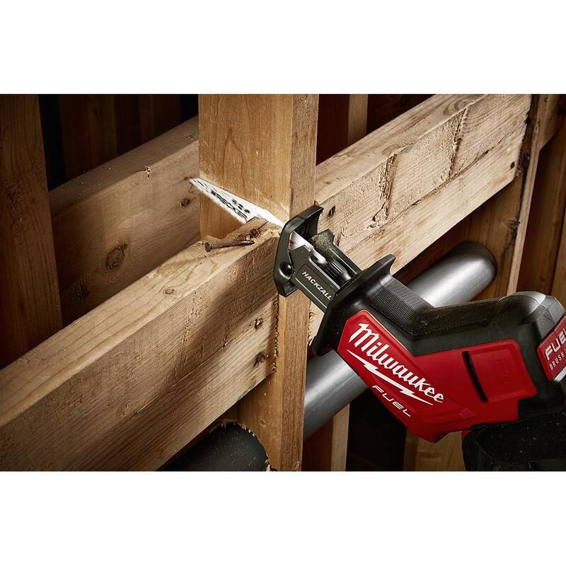 Milwaukee M18 FUEL 18V Sierra de sable oscilante inalámbrica HACKZALL con motor sin escobillas de iones de litio Kit con (1) batería de 5.0Ah, cargador y bolsa para herramientas - 2719-21
