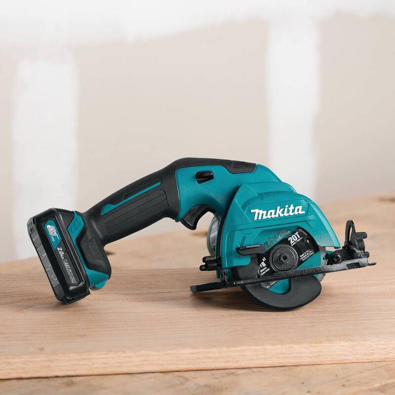 Sierra circular inalámbrica Makita 12V max CXT de 3-3/8 pulgadas con batería de iones de litio, kit y estuche (2.0Ah) - SH02R1