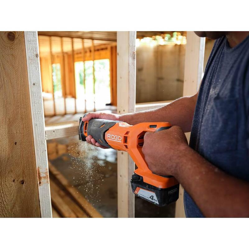 Sierra reciproca inalámbrica RIDGID 18V (herramienta solamente) - R8646B