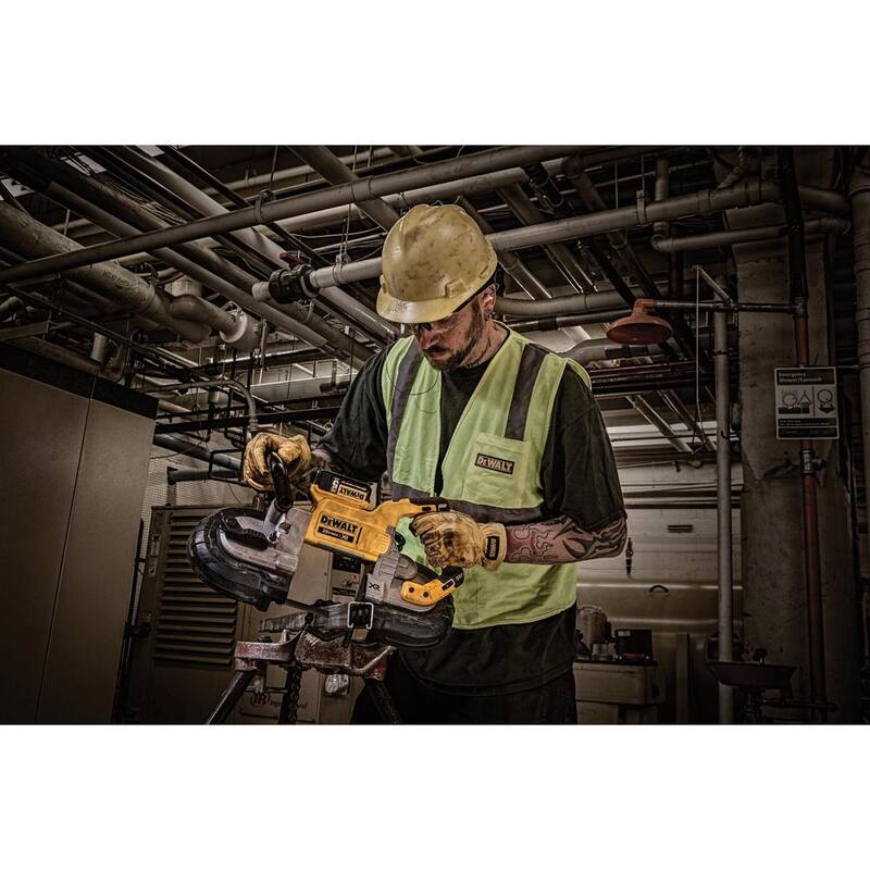 Sierra de cinta inalámbrica DEWALT 20V MAX sin escobillas de 5 pulgadas con interruptor doble, con (2) baterías de 20V 5.0Ah y cargador - DCS376P2.