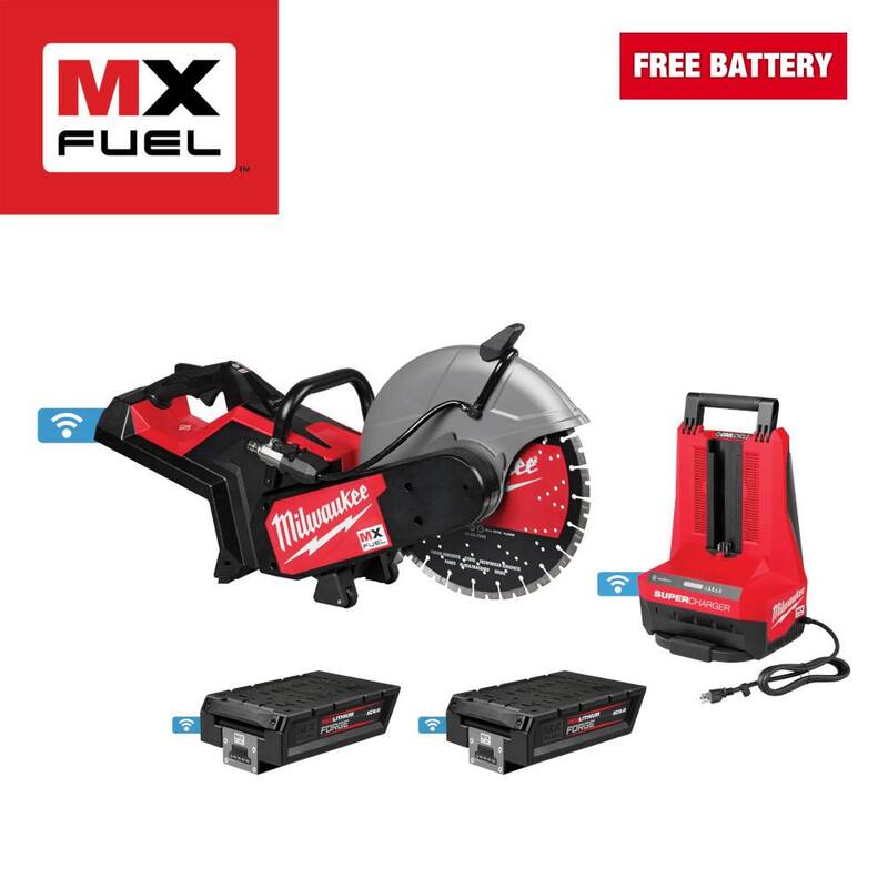Sierra de corte Milwaukee MX FUEL de 14 pulgadas con freno RAPIDSTOP y kit de sierra circular con (2) baterías FORGE XC8.0 y (1) MX FUEL Super Cargador - MXF315-2XC.