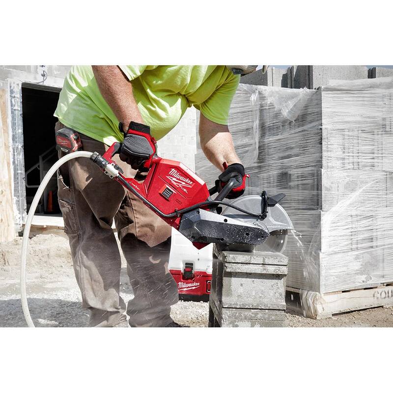 Milwaukee M18 FUEL ONE-KEY Sierra de corte inalámbrica sin escobillas de 18V de 9 pulgadas con batería de 8.0 ah - Kit de sierra 2786-22HD-48-11-1880