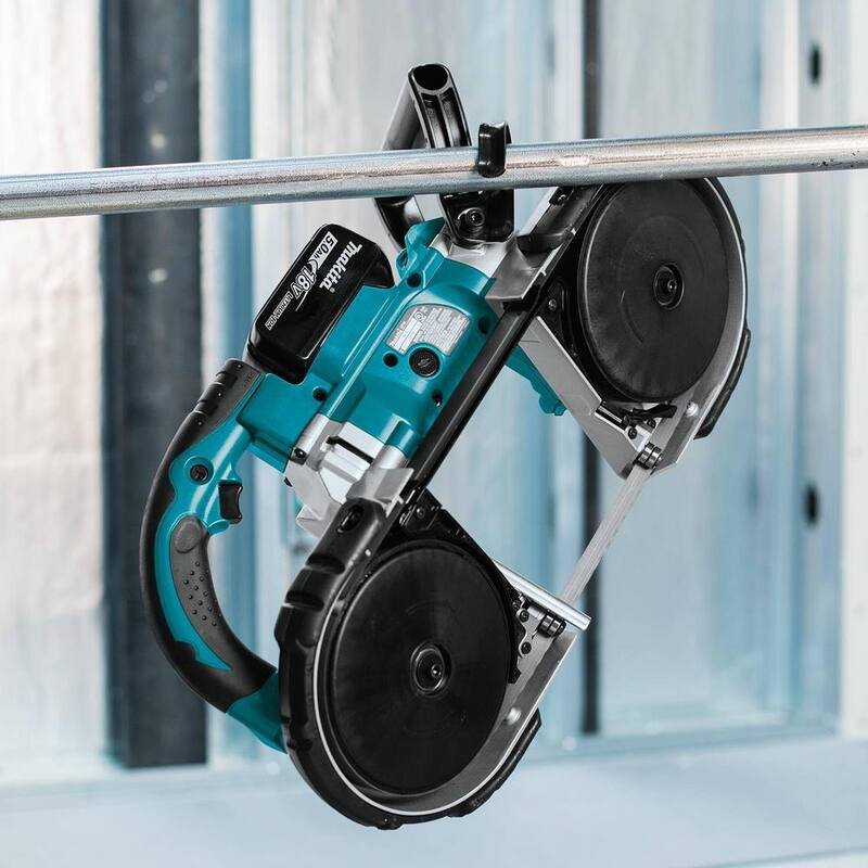 Sierra de banda portátil inalámbrica de iones de litio Makita 18V LXT 5.0Ah - XBP02TX