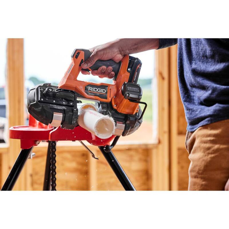 Sierra de banda inalámbrica sin escobillas y compacta de una mano RIDGID 18V (Herramienta solamente) - R87040B