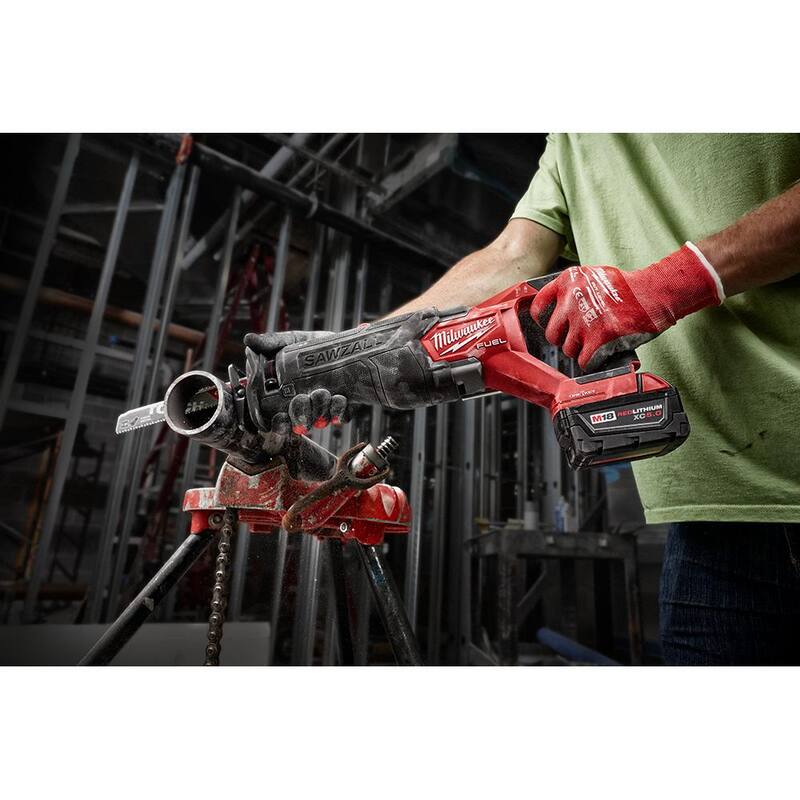 Milwaukee M18 FUEL ONE-KEY Sierra de sable inalámbrica reciprocante de 18V de iones de litio sin escobillas (Herramienta solamente) - 2822-20