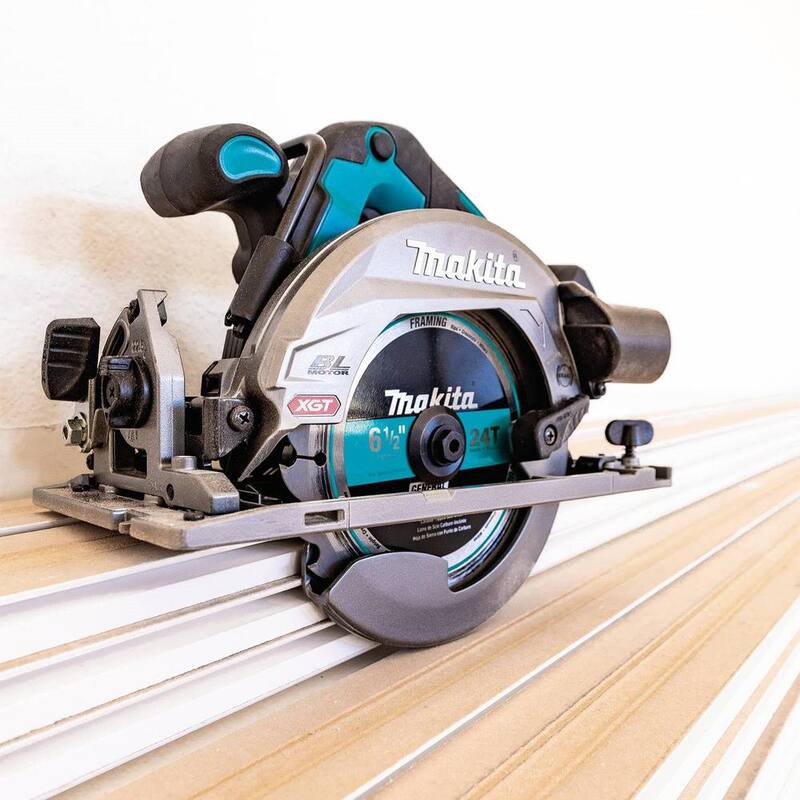 Sierra circular inalámbrica sin escobillas Makita 40V max XGT de 6-1/2 pulgadas, compatible con AWS, herramienta solamente - GSH05Z