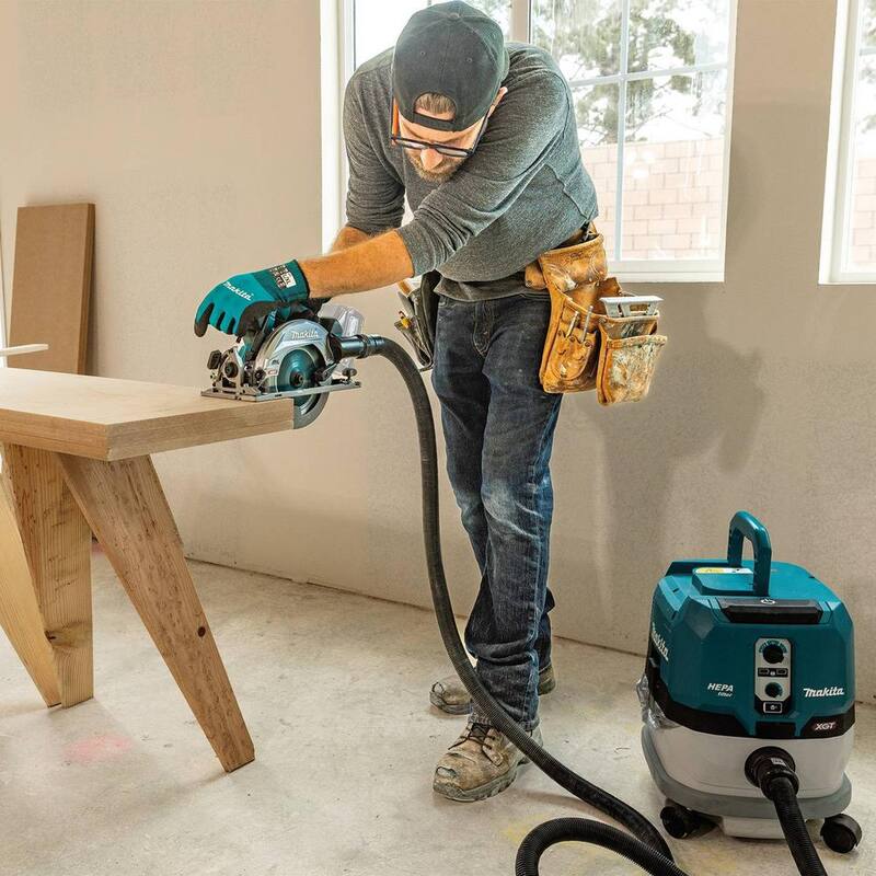 Sierra circular inalámbrica sin escobillas Makita 40V max XGT de 6-1/2 pulgadas, compatible con AWS, herramienta solamente - GSH05Z