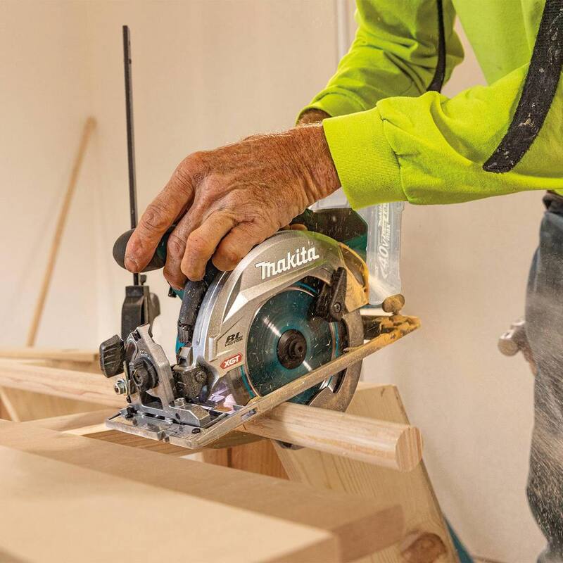 Sierra circular inalámbrica sin escobillas Makita 40V max XGT de 6-1/2 pulgadas, compatible con AWS, herramienta solamente - GSH05Z