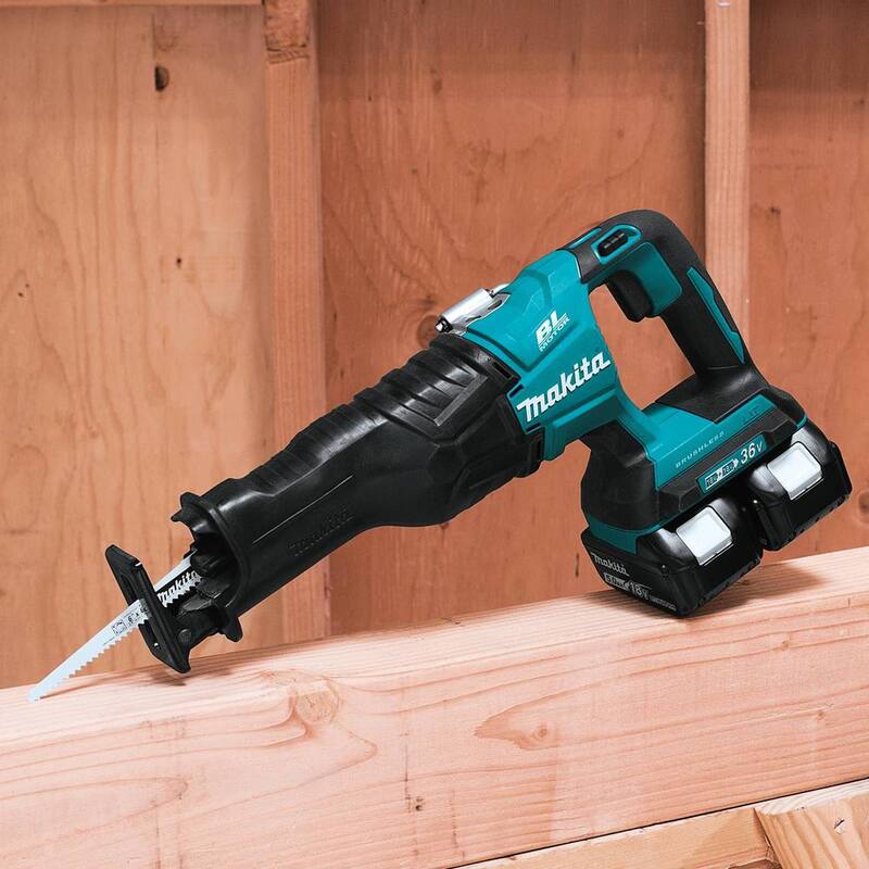 Sierra sable inalámbrica Makita 18V X2 LXT de iones de litio (36V) sin escobillas, kit con 2 baterías 5.0Ah y cargador - XRJ06PT