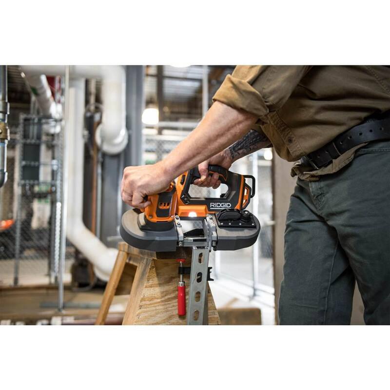 Kit de baterías RIDGID 18V (2) 4.0 Ah y cargador con sierra de banda compacta de 18V - AC93044SBN-R8604B