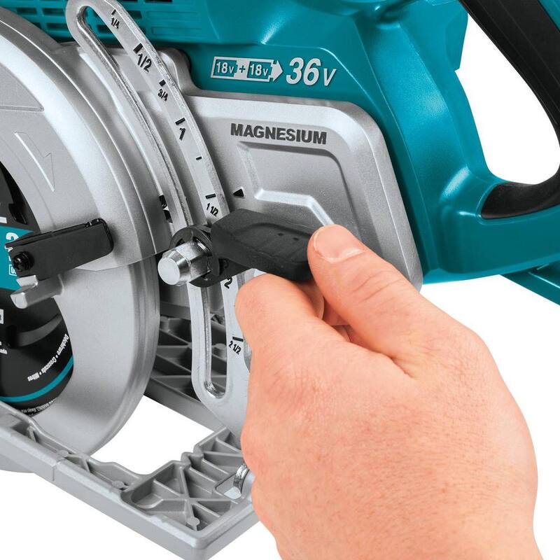 Sierra circular inalámbrica sin escobillas de 36V Makita 18V X2 LXT de 7-1/4 pulgadas con mango trasero, con batería de bonificación de 5.0Ah (paquete de 2) - XSR01PTBL1850B2.