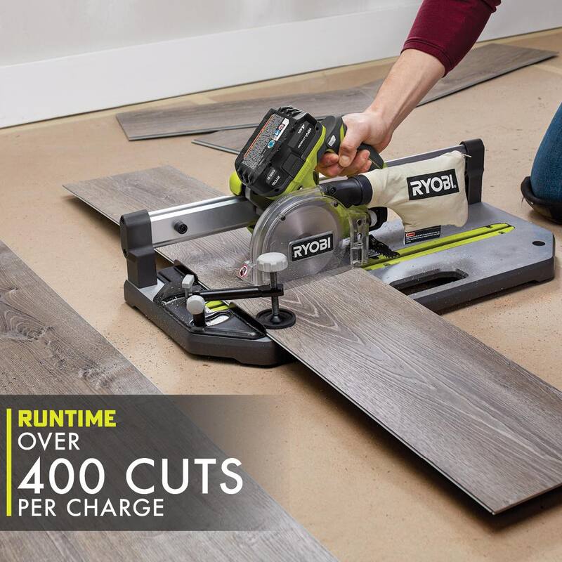 RYOBI ONE+ 18V Sierra para piso inalámbrica de 5-1/2 in. con juego de cuchilla, batería de 4.0 Ah y cargador - PGC21K