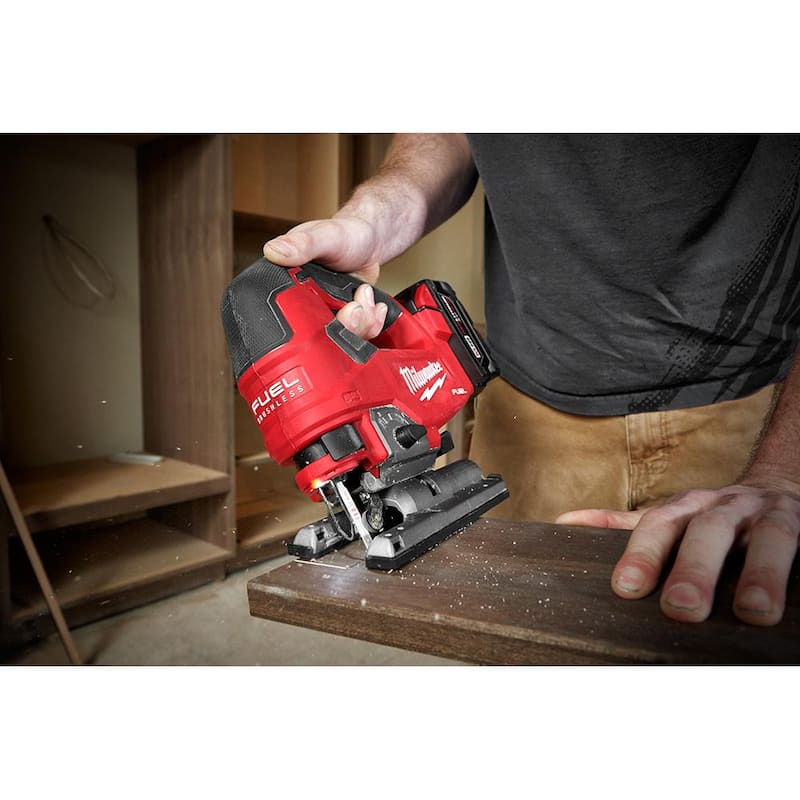 Sierra circular inalámbrica de 7-1/4 pulgadas de mango trasero Milwaukee M18 FUEL 18V de iones de litio con Sierra de vaivén Milwaukee M18 FUEL - 2830-20-2737-20