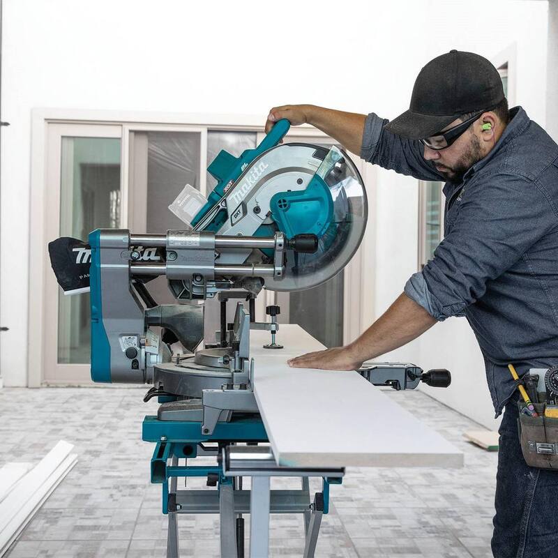 Sierra ingleteadora compuesta deslizante de bisel doble inalámbrica sin escobillas Makita 40V máx XGT de 12 pulgadas, capaz de AWS (Herramienta solamente) - GSL04Z.