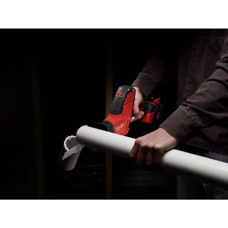 Sierra sable hackzall reciprocante sin cable Milwaukee M18 18V de iones de litio con kit de inicio M18 y (1) batería de 5.0 Ah y cargador - 2625-20-48-59-1850.