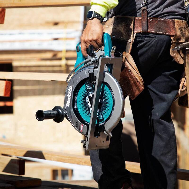 Sierra circular inalámbrica Makita 40V Max XGT sin escobillas de mango trasero de 10-1/4 pulgadas, compatible con AWS (4.0Ah) con batería 40V Max XGT 4.0Ah - GSR02M1-BL4040.