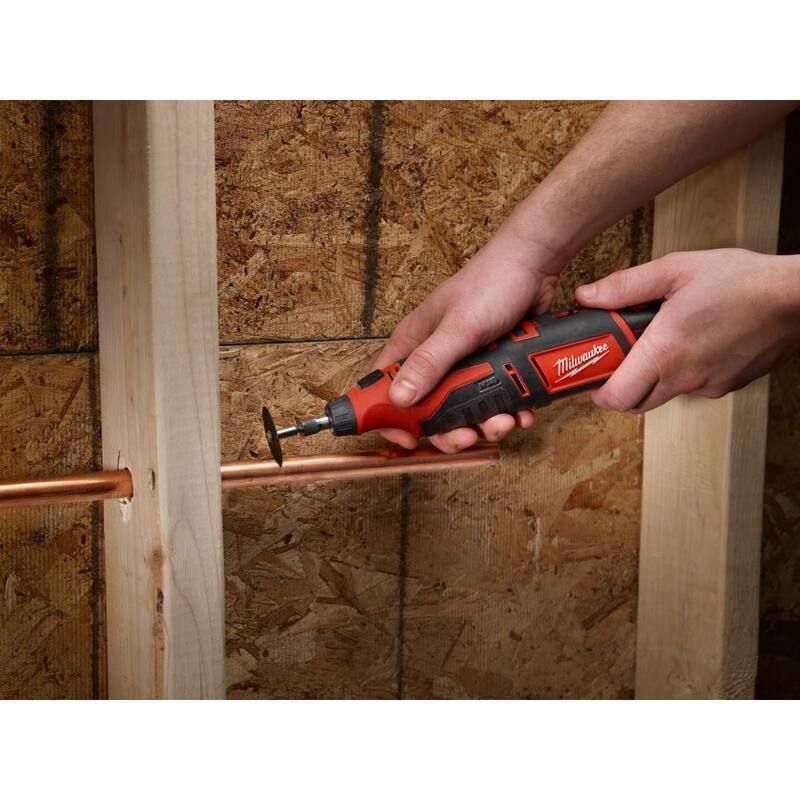 Sierra de calar inalámbrica de 12 voltios Milwaukee M12 Fuel de iones de litio con herramienta rotativa M12 - 2545-20-2460-20