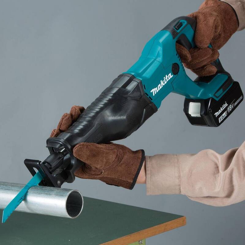 Sierra reciproca inalámbrica Makita 18V 5.0Ah LXT de iones de litio - XRJ04T