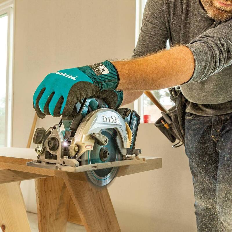 Sierra circular inalámbrica sin escobillas Makita 40V Max XGT de 6-1/2 pulgadas, kit con capacidad AWS (4.0Ah) - GSH05M1