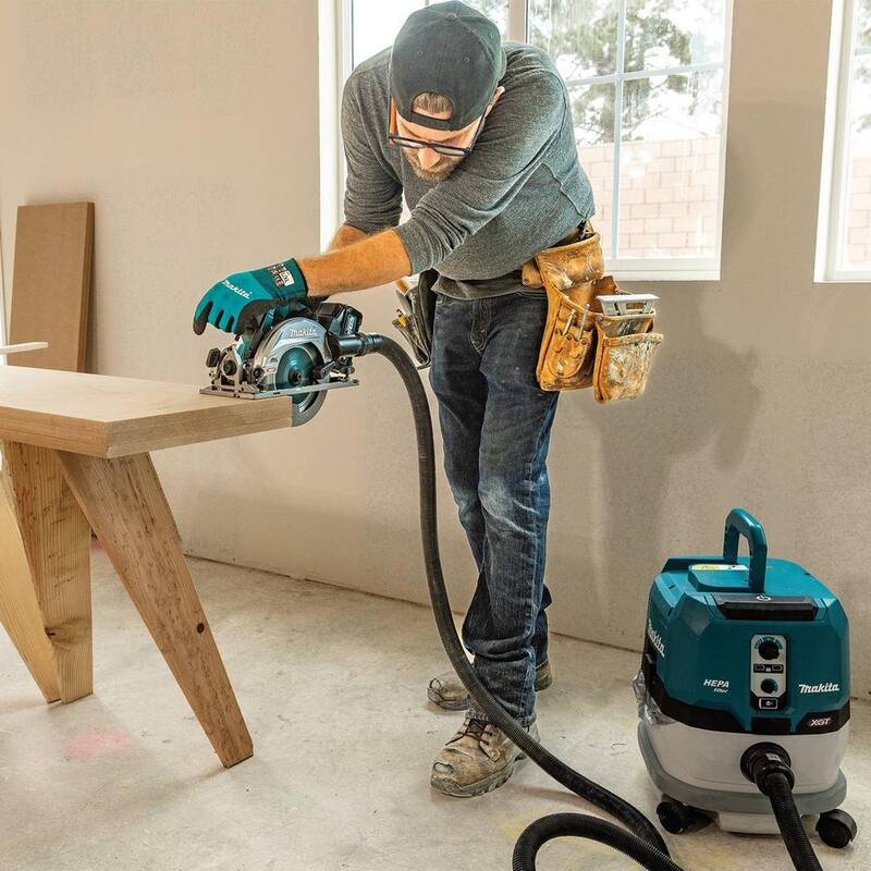 Sierra circular inalámbrica sin escobillas Makita 40V Max XGT de 6-1/2 pulgadas, kit con capacidad AWS (4.0Ah) - GSH05M1