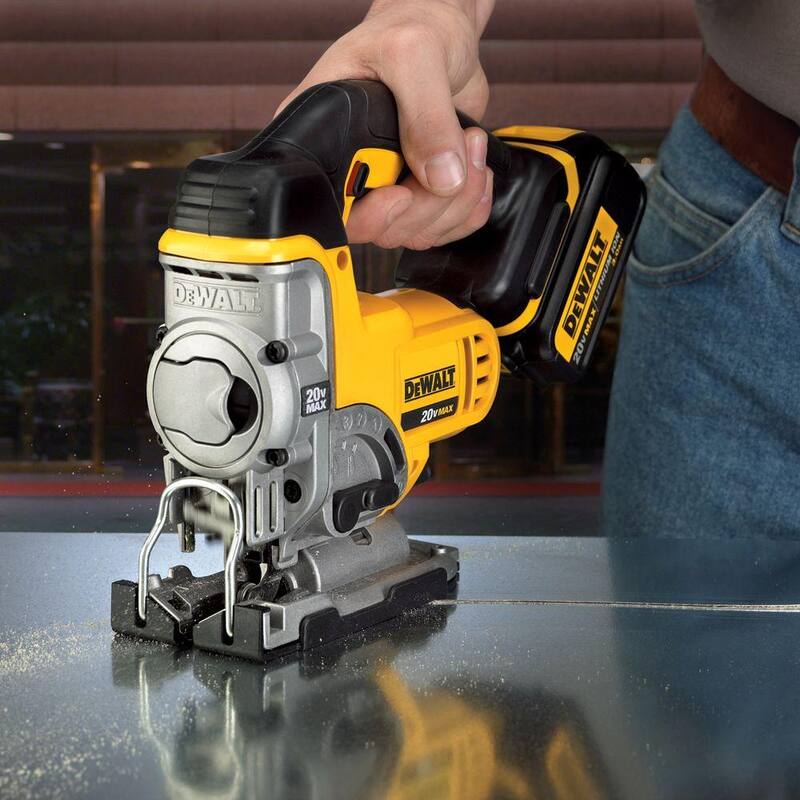 Sierra de calar inalámbrica Dewalt 20V MAX con (1) Batería de 20V 4.0Ah - DCS331M1