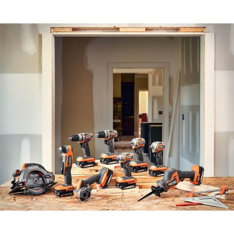 Sierra circular inalámbrica RIDGID 18V SubCompact Brushless de 6-1/2 pulgadas con kit de batería de salida máxima de 4.0 Ah y cargador - R8656KN