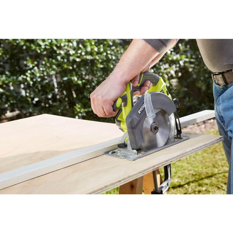 RYOBI ONE+ 18V Sierra Circular Inalámbrica de 6-1/2 pulgadas con batería de 4.0 Ah y cargador de 18V - P507K1