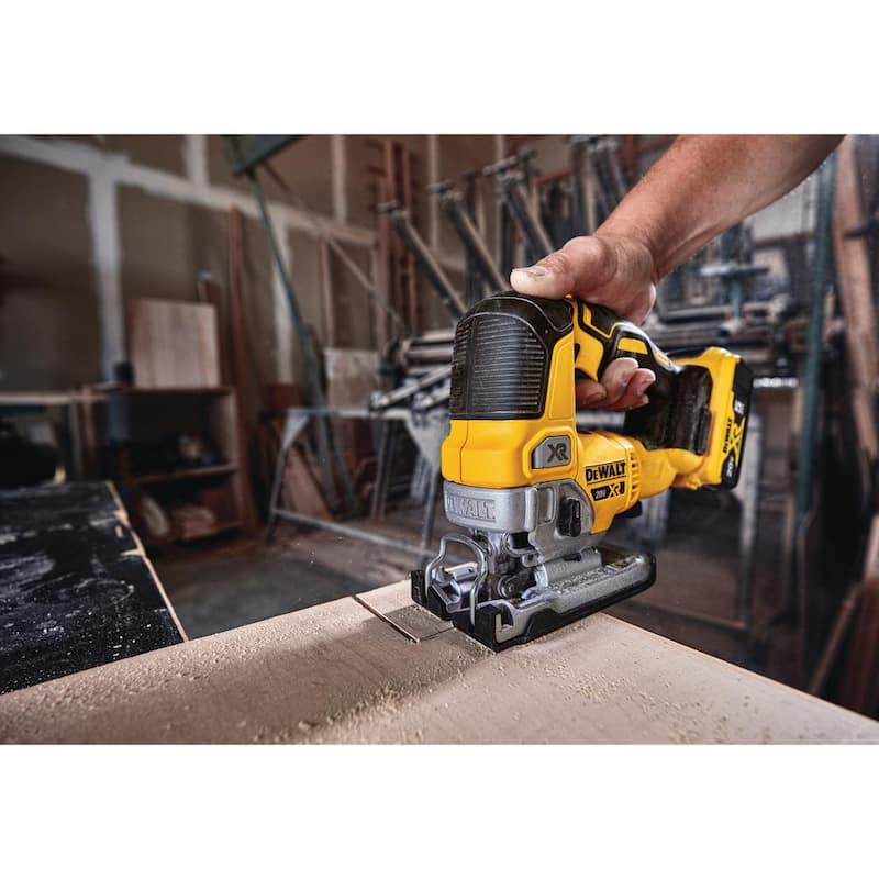 Sierra de calar inalámbrica sin escobillas DEWALT 20V MAX XR, (1) batería de iones de litio compacta de 20V MAX de 3.0Ah y cargador 12V-20V MAX - DCS334BW230C