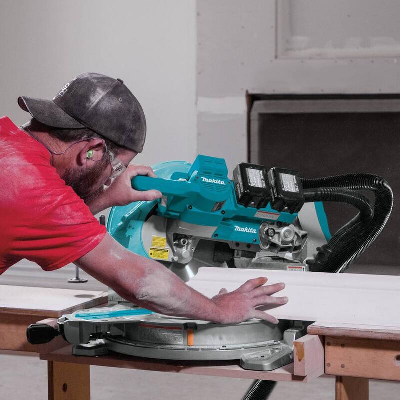 Sierra ingleteadora compuesta deslizante con bisel doble inalámbrica sin escobillas de 10 pulgadas de litio-ion 36V LXT X2 de Makita Kit con láser 5.0 Ah - XSL04PTU