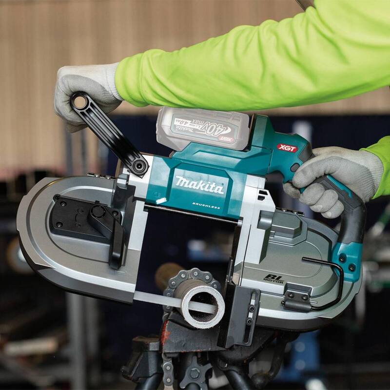 Sierra de cinta portátil sin escobillas Makita 40V max XGT para un corte profundo sin cable (Herramienta solamente) - GBP01Z