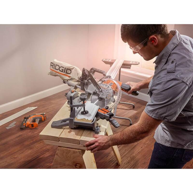 Sierra ingleteadora deslizante de doble bisel sin escobillas RIDGID de 18V con batería de iones de litio de 4.0 Ah (paquete de 2) - R48607B-AC87004P.
