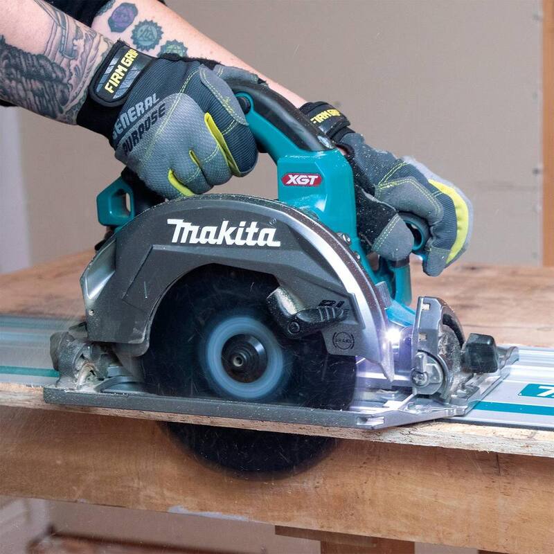 Sierra circular inalámbrica sin escobillas XGT Makita 40V max de 7-1/4 pulgadas con base compatible con riel guía, compatible con AWS (4.0Ah) - GSH02M1
