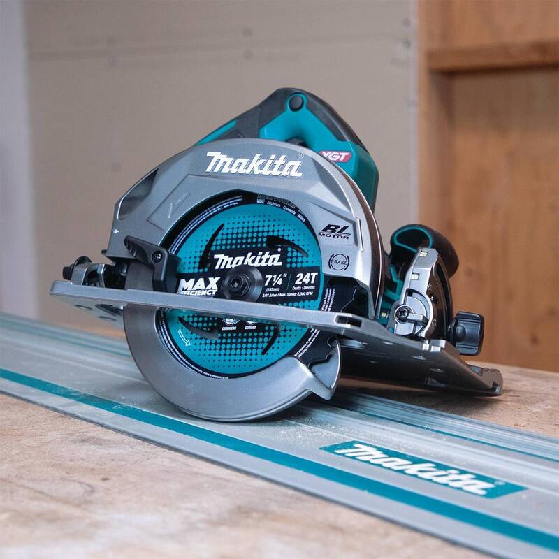 Sierra circular inalámbrica sin escobillas XGT Makita 40V max de 7-1/4 pulgadas con base compatible con riel guía, compatible con AWS (4.0Ah) - GSH02M1