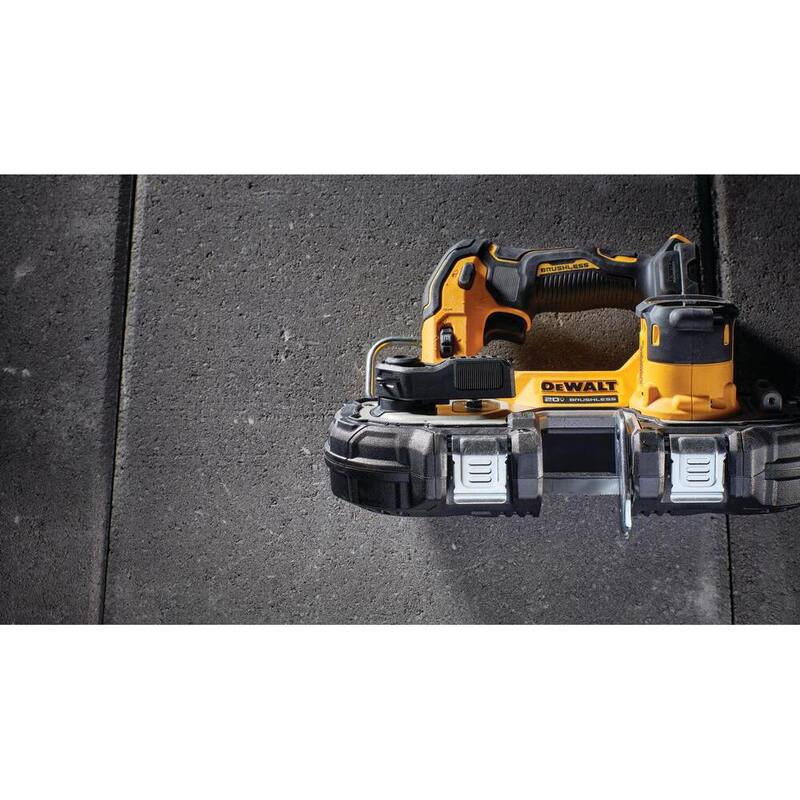 DEWALT ATOMIC 20V MAX Sierra de cinta inalámbrica de iones de litio sin escobillas de 1-3/4 pulgadas con batería de 4.0Ah, cargador y bolsa - DCS377Q1