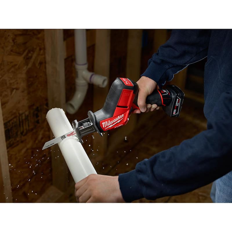 Sierra reciproca inalámbrica Milwaukee M12 FUEL 12V de ion de litio sin escobillas HACKZALL con kit de sierra alternativa con batería de 6.0Ah - 2520-21XC-48-11-2460